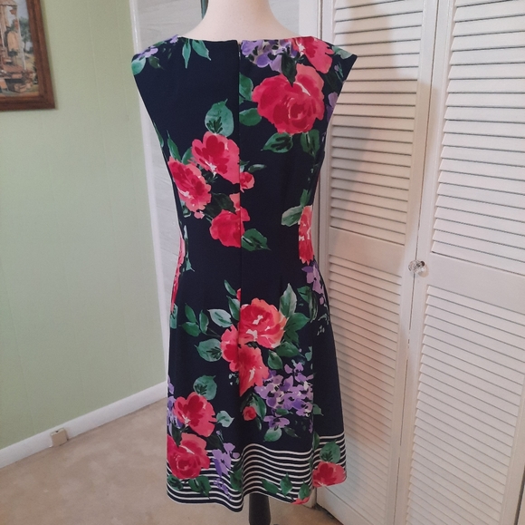 Jessica Howard floral fit and flare pleated dress sz 8 *2 - Picture 5 of 9